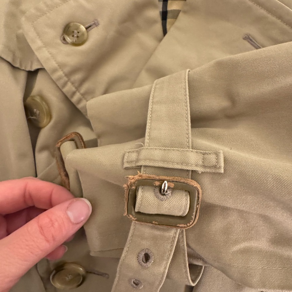 90s Burberry Beige Double-Breasted Trench Coat - Picture 6 of 11